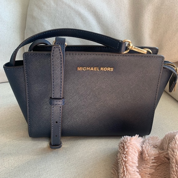 MICHAEL KORS LIMITED EDITION Navy Saffiano Crossbody Tote Bag. - Picture 2 of 7